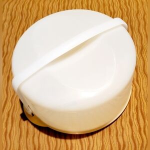 Tupperware Dual Sided Yellow Cake Taker